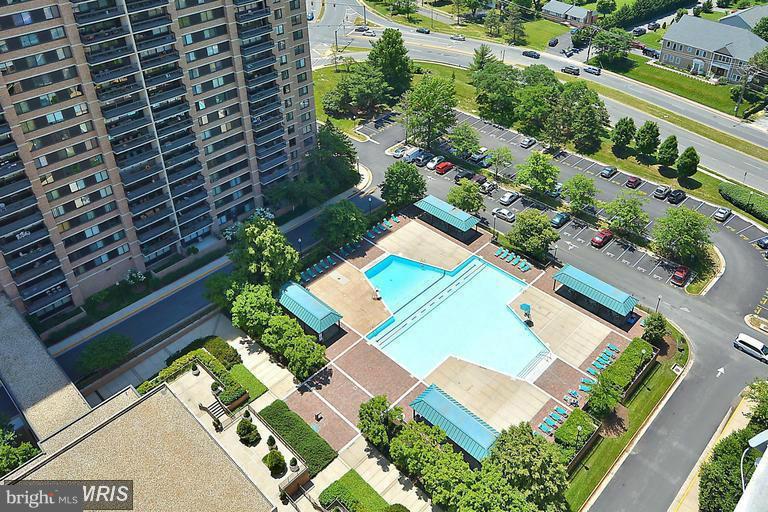 5505 Seminary Road, Unit 1301N Falls Church, VA 22041 - Photo 29 of 29 Large Outdoor Pool