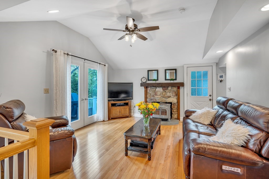 88 Old Town Road Hopkinton, MA 01748 - Photo 10 of 24 Gallery Image 10