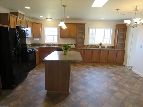 $209,900 | 1744 East Kent Road, Carlton, NY 14477