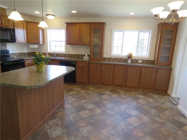 $209,900 | 1744 East Kent Road, Carlton, NY 14477