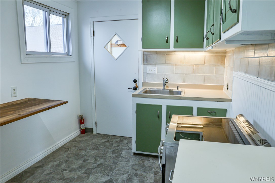 21 Center Street Evans, NY 14006 - Photo 3 of 9