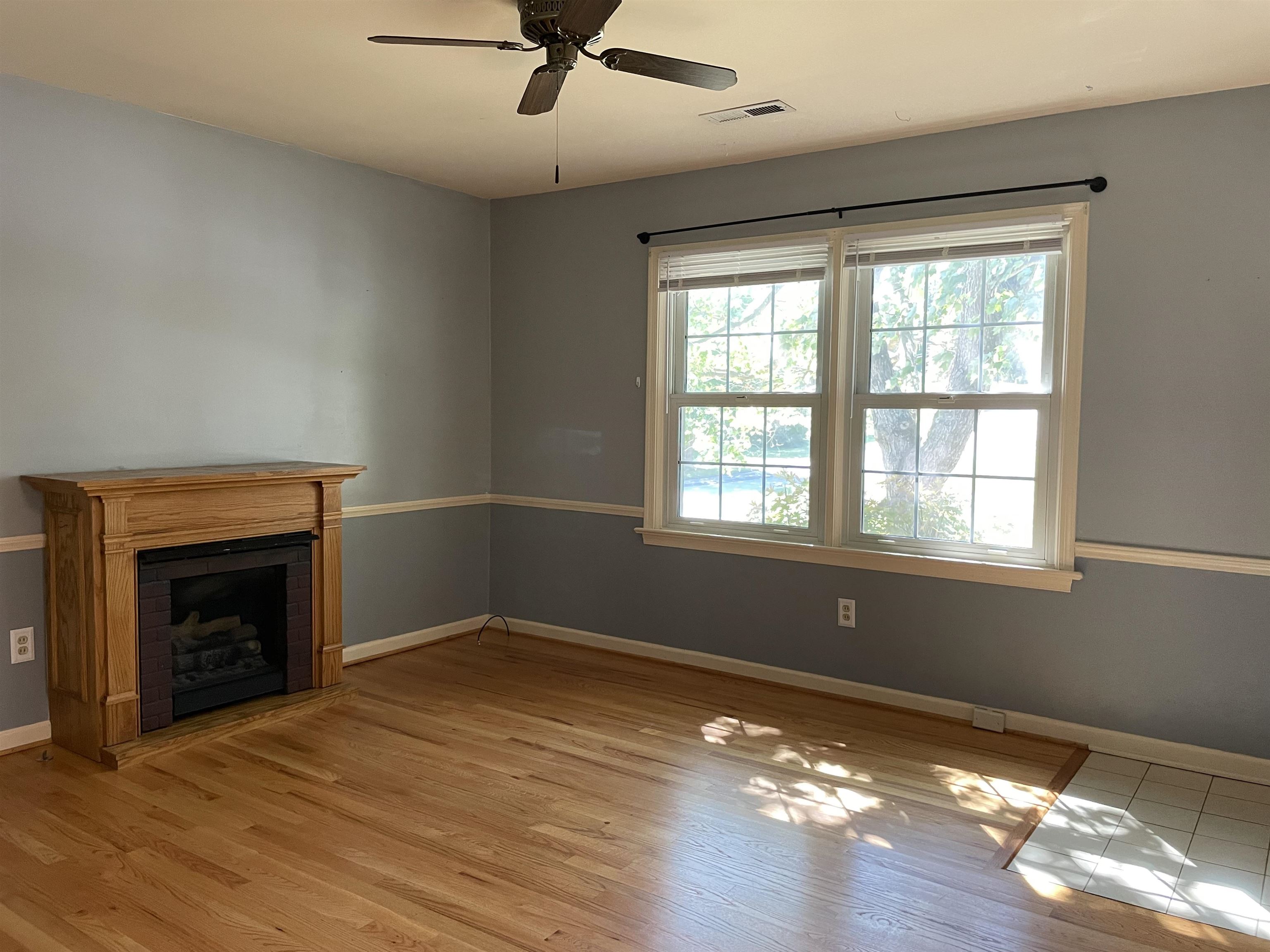 Living Room w/ Gas FP