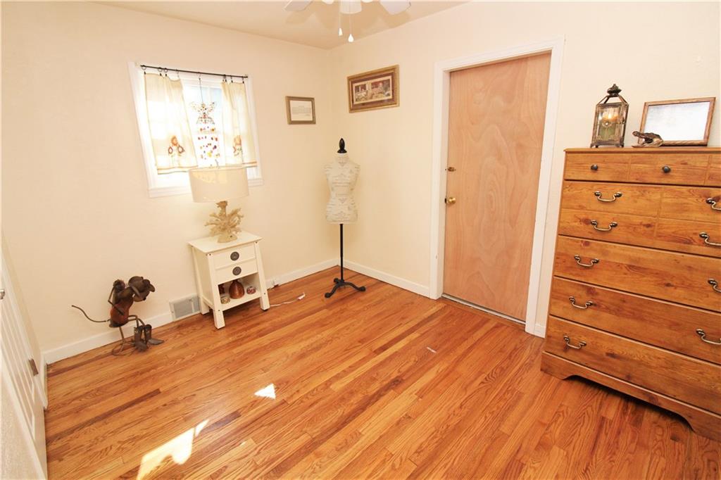 1222 Silver Lane McKees Rocks, PA 15136 - Photo 11 of 20 Main floor additional room - can be 4BR, dining room or office