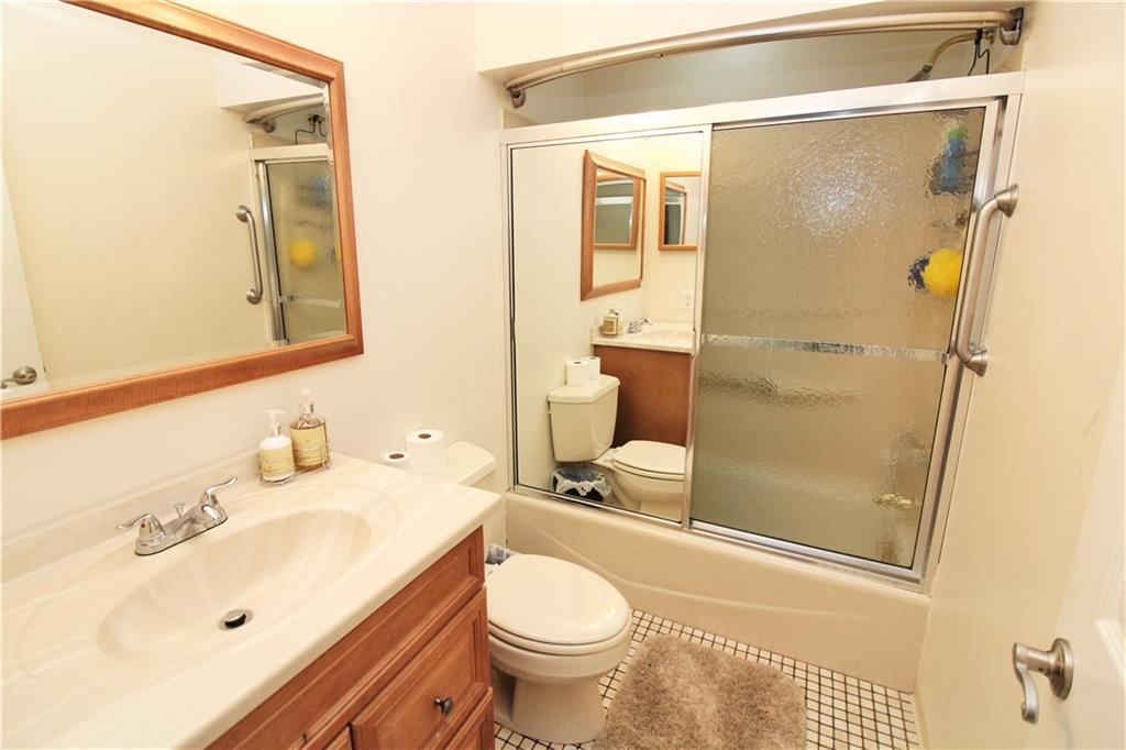1222 Silver Lane McKees Rocks, PA 15136 - Photo 13 of 20 Full Bath - main floor