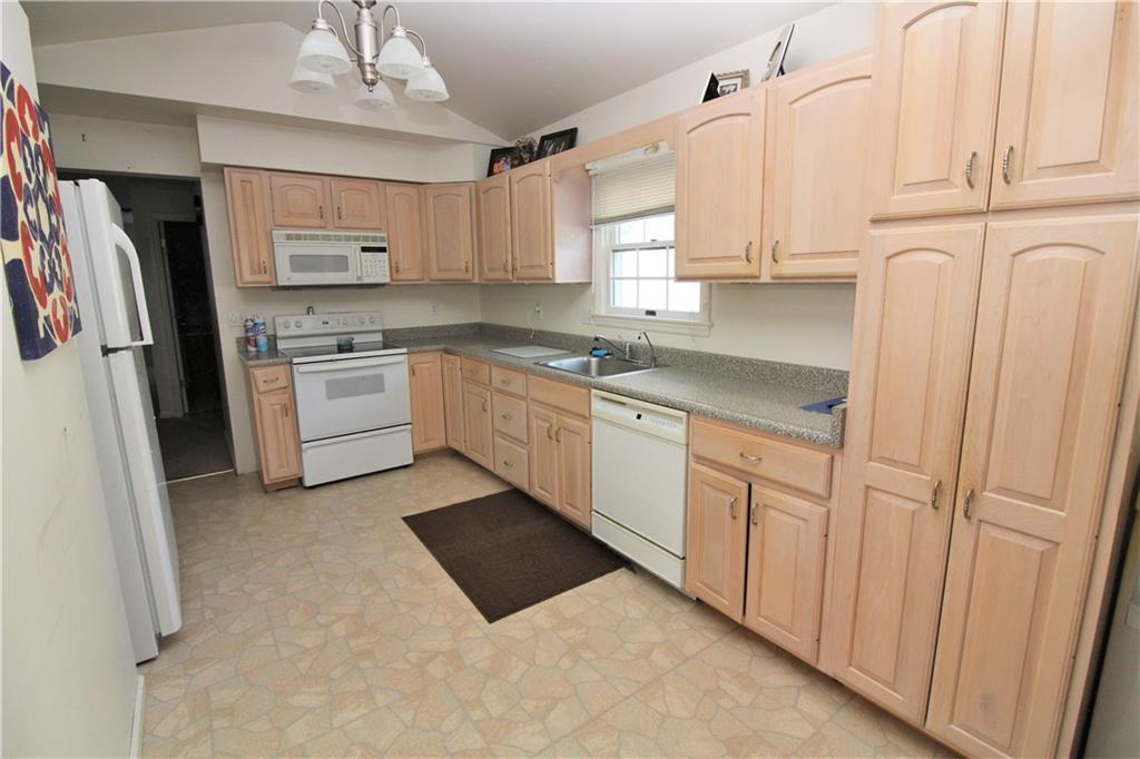 1222 Silver Lane McKees Rocks, PA 15136 - Photo 17 of 20 Kitchen - in-law suite