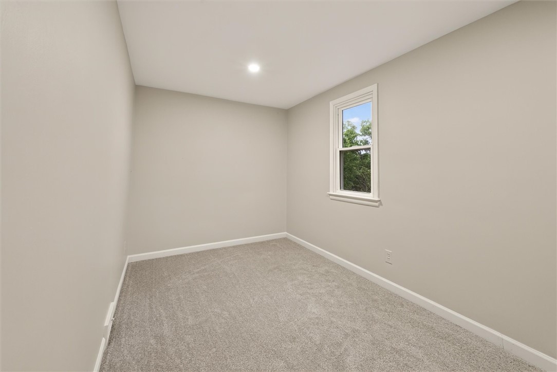 383 Brooks Road Henrietta, NY 14586 - Photo 25 of 38