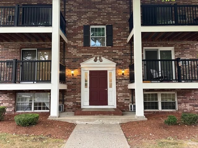 1 Walker Road, Unit 3 North Andover, MA 01845 - Photo 2 of 9