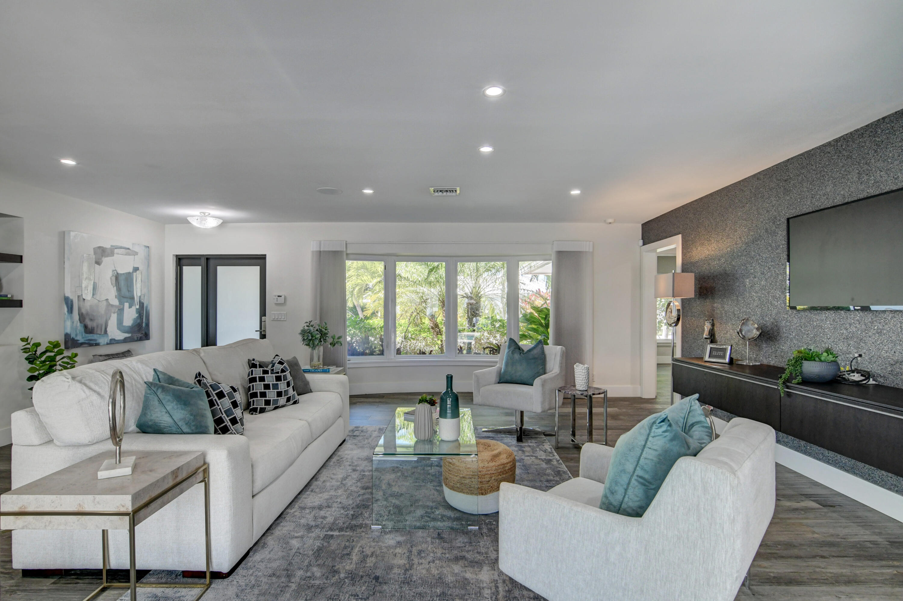 1310 Cypress Way Boca Raton, FL 33486 - Photo 15 of 49 Livingroom