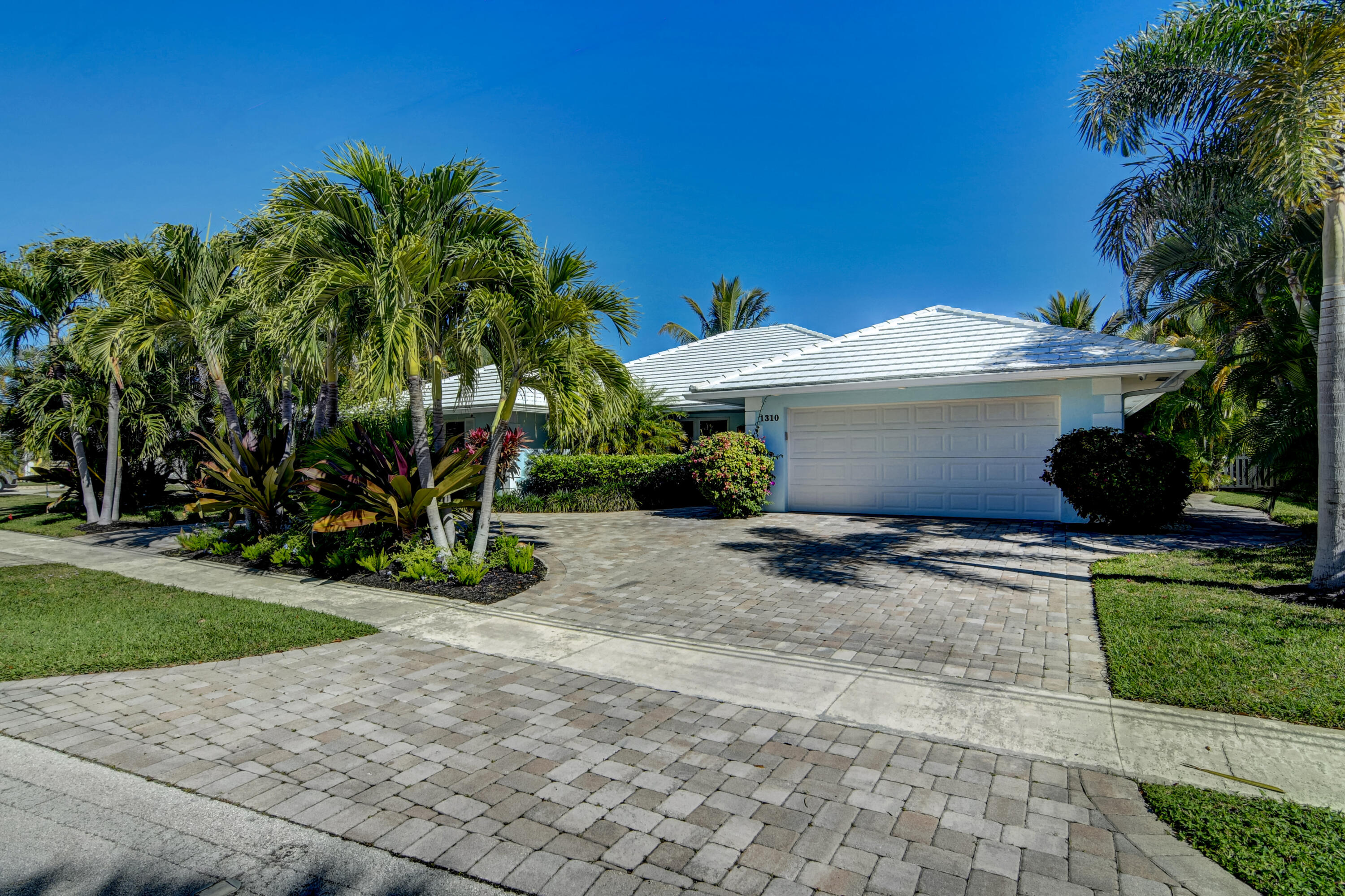 1310 Cypress Way Boca Raton, FL 33486 - Photo 2 of 49 far picture 1310