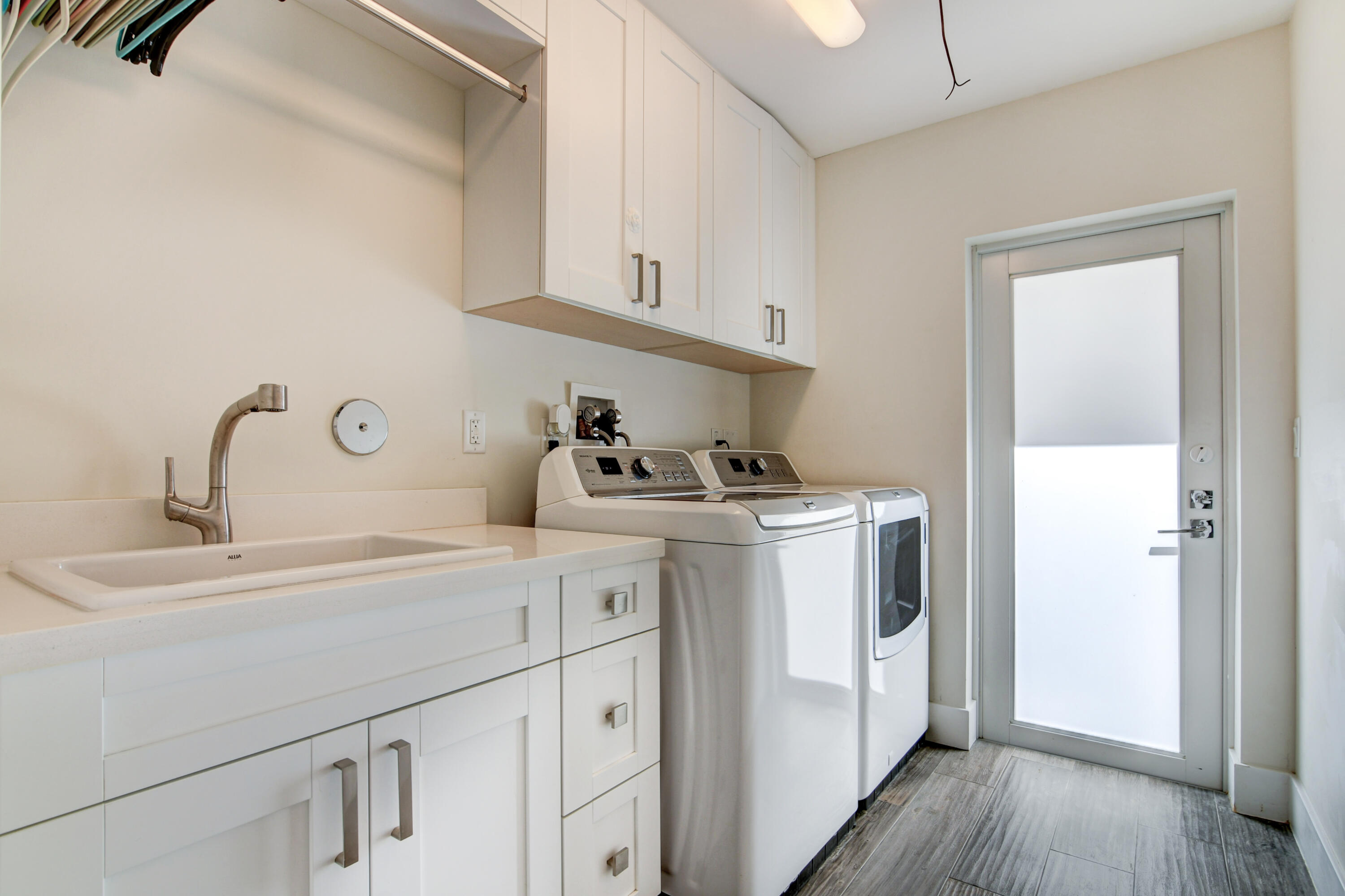 1310 Cypress Way Boca Raton, FL 33486 - Photo 37 of 49 Laundry room