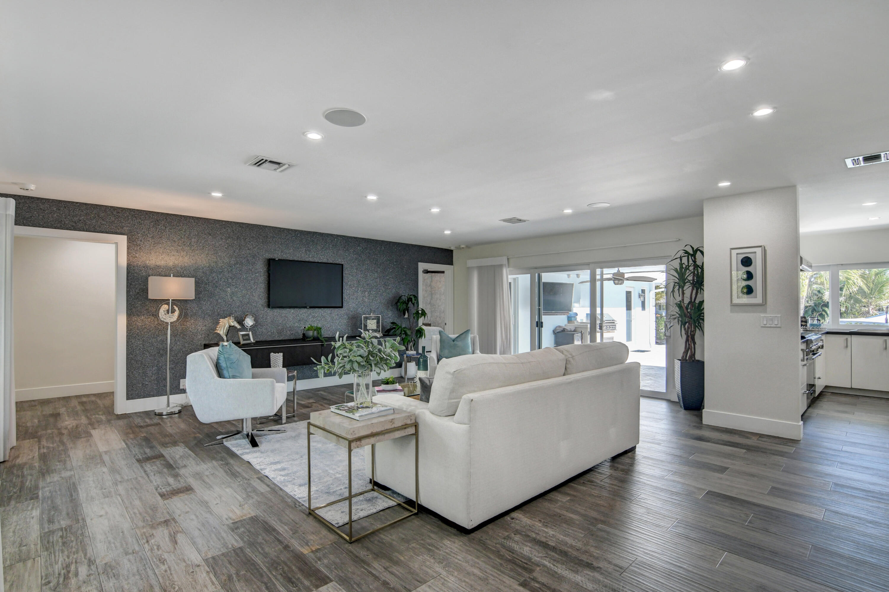 1310 Cypress Way Boca Raton, FL 33486 - Photo 8 of 49 09_dsc_0145_6_7_8_9