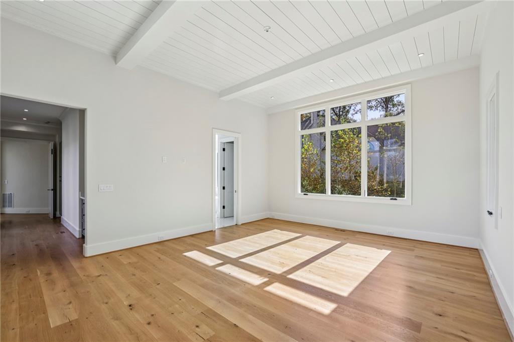 825 Kenry Court Atlanta, GA 30342 - Photo 19 of 50