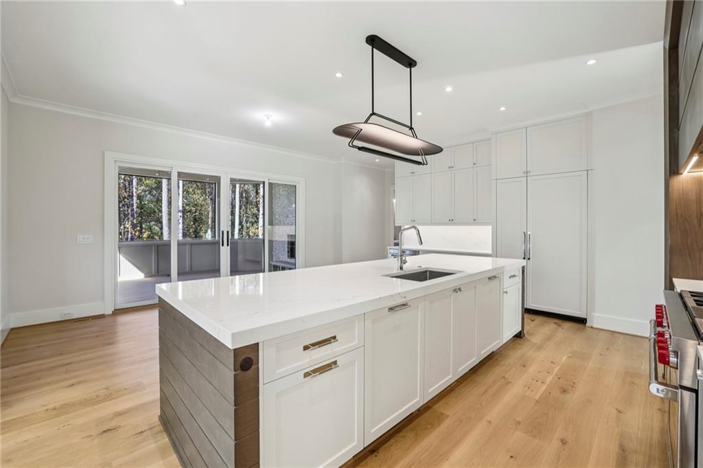 825 Kenry Court Atlanta, GA 30342 - Photo 9 of 50