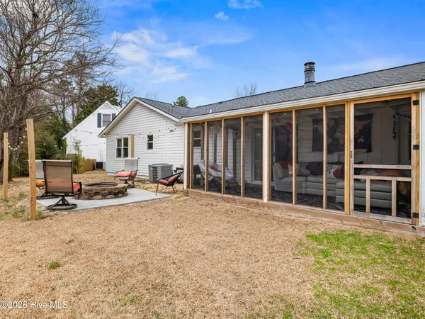 $1,800 | 313 Branchwood Court, Jacksonville, NC 28546