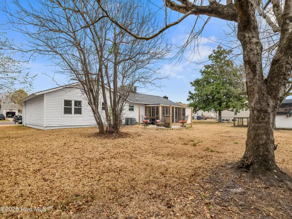 $1,800 | 313 Branchwood Court, Jacksonville, NC 28546