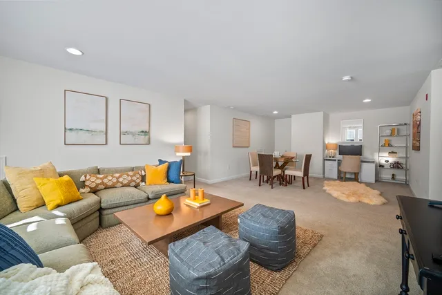 $1,150,000 | 11 Farmstead Lane, Unit 11, Sudbury, MA 01776