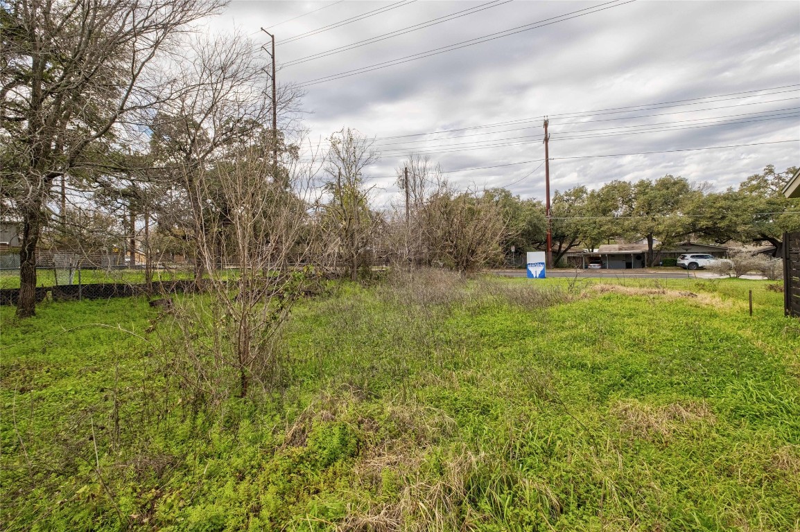2421 South 5th Street Austin, TX 78704 - Photo 10 of 21 a view of an outdoor space and yard