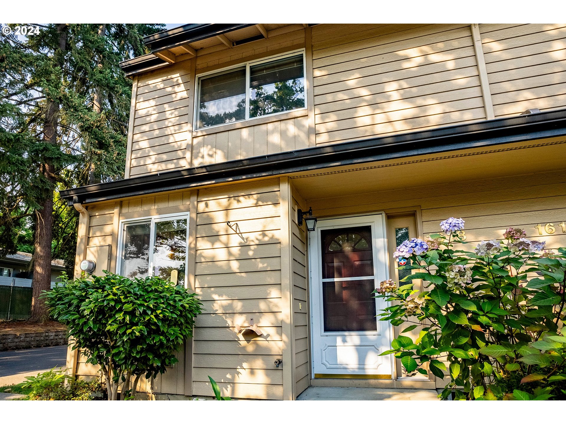 1618 Fetters Loop Eugene, OR 97402 - Photo 1 of 23 Gallery Image 1