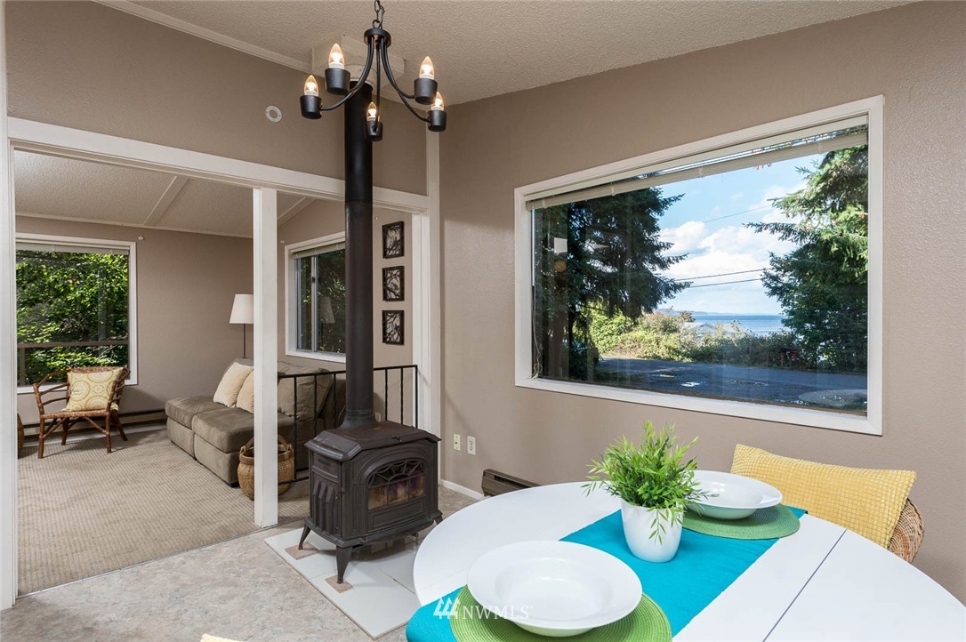 4633 Southwest Luana Beach Road Vashon, WA 98070 - Photo 2 of 17