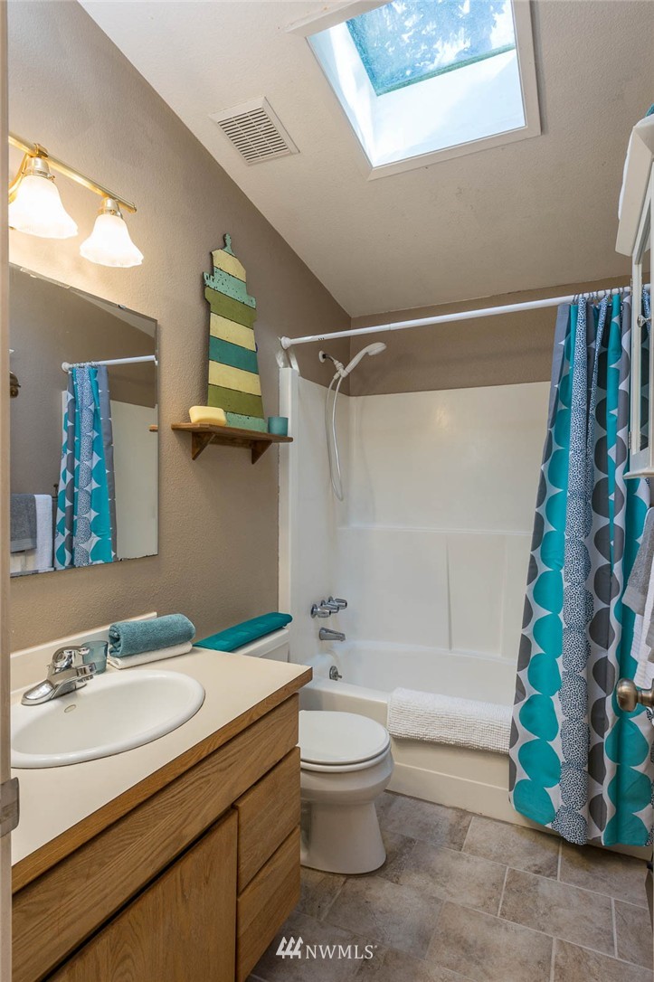 4633 Southwest Luana Beach Road Vashon, WA 98070 - Photo 14 of 17