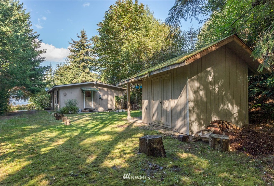 4633 Southwest Luana Beach Road Vashon, WA 98070 - Photo 15 of 17