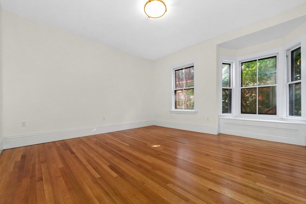 13 South Russell Street, Unit 2 Boston, MA 02114 - Photo 3 of 11