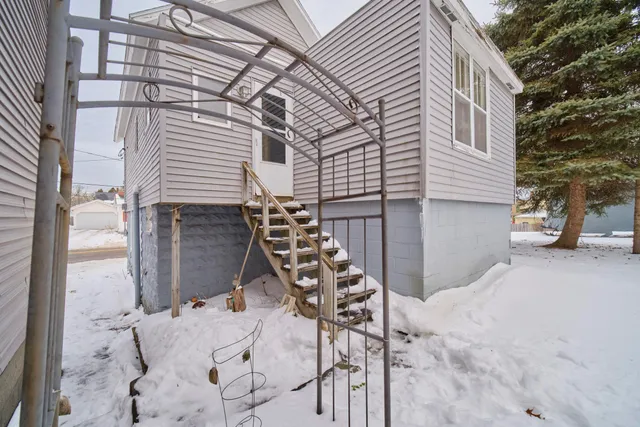 $399,000 | 219 2nd Avenue, Manistee, MI 49660