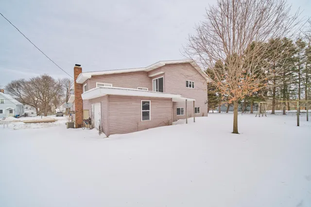 $399,000 | 219 2nd Avenue, Manistee, MI 49660