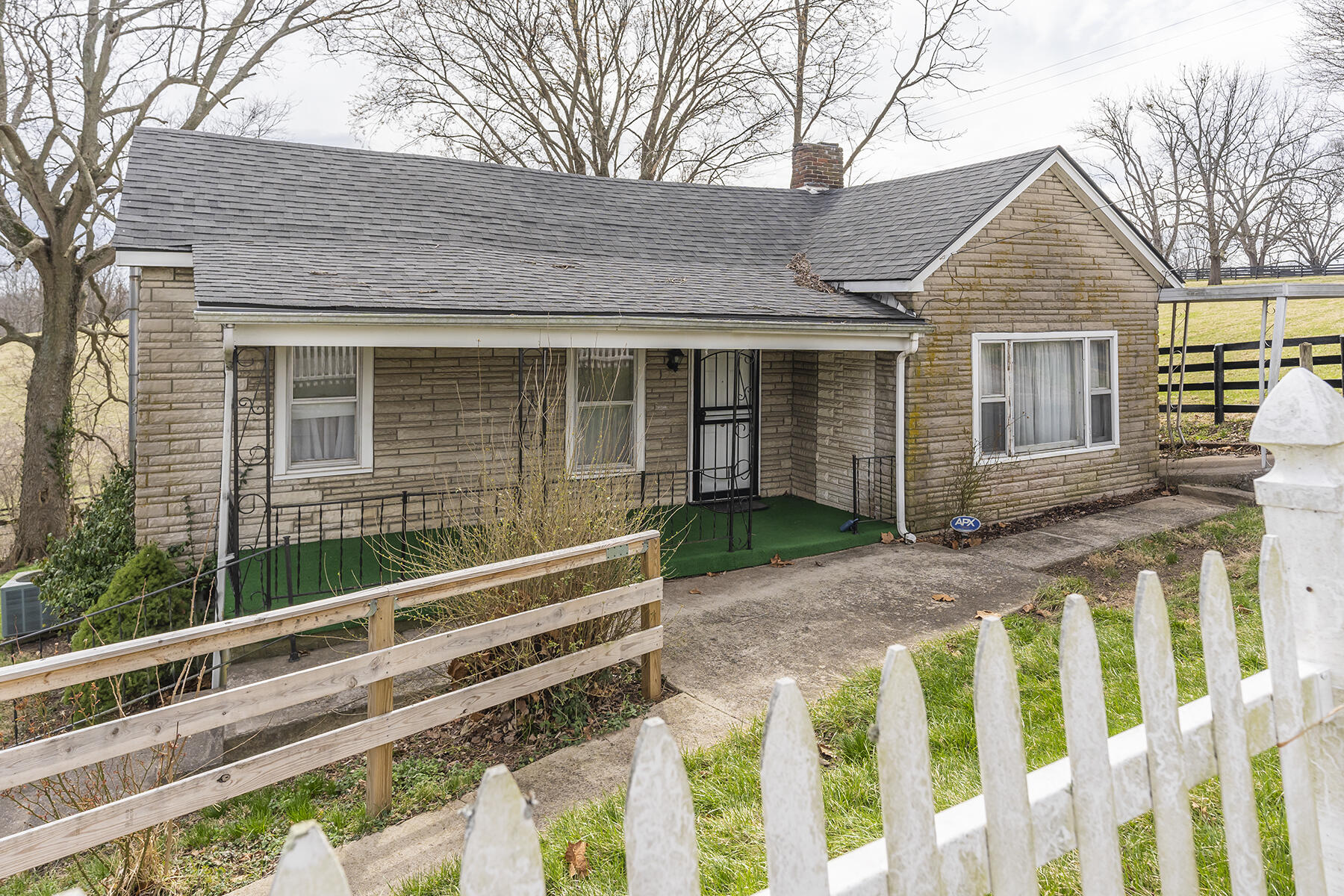 5158 Old Versailles Road Lexington, KY 40510 - Photo 1 of 22 5158oldus01