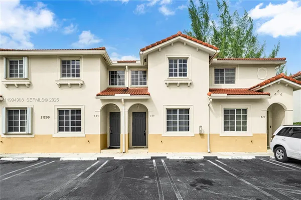 $359,000 | 21209 Northwest 14th Place, Unit 720, Miami Gardens, FL 33169