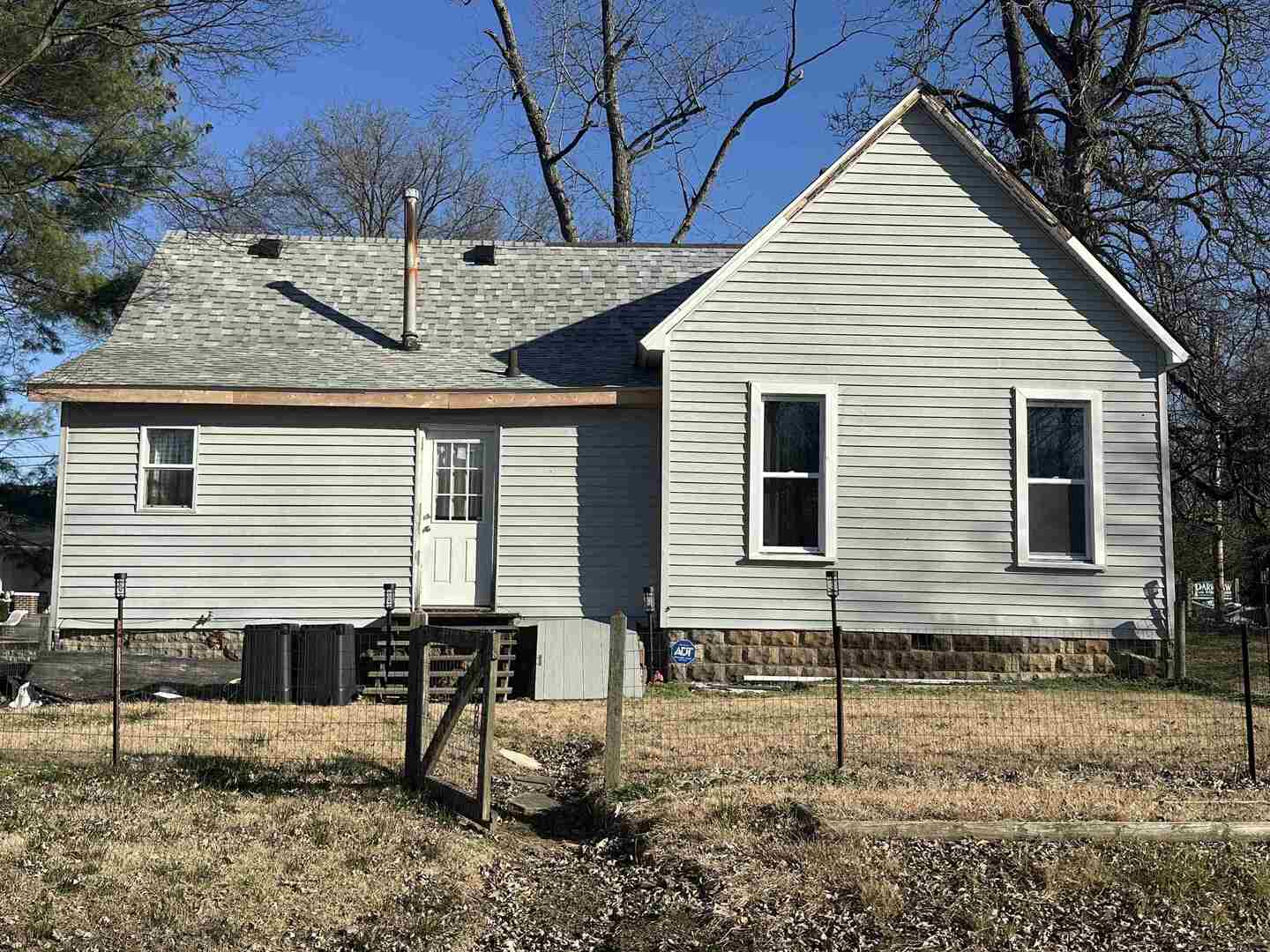 723 North 9th Street Murphysboro, IL 62966 - Photo 11 of 12 a view of a house with a yard and furniture