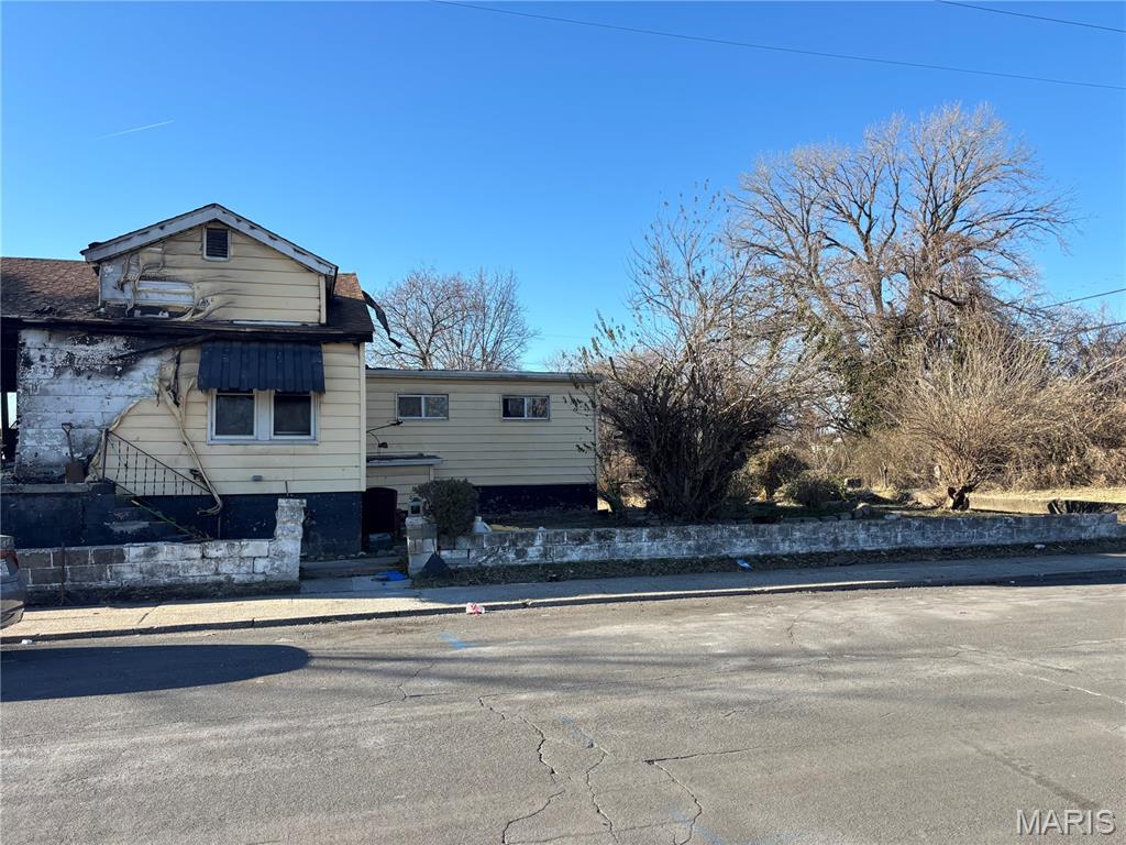 217 West 2nd Street Madison, IL 62060 - Photo 2 of 2