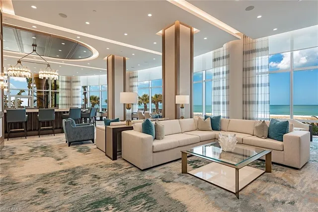 $10,695,000 | 4351 Gulf Shore Boulevard North, Unit 6S, Naples, FL 34103