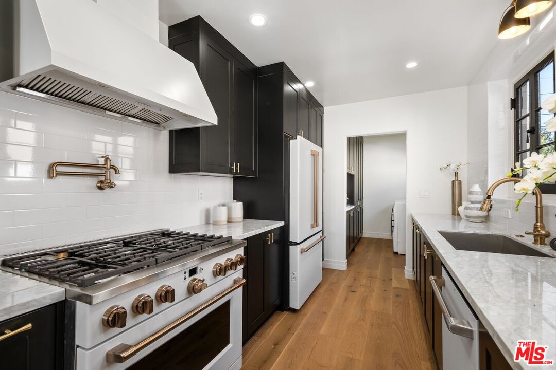 205 South Carson Road Beverly Hills, CA 90211 - Photo 19 of 47 Gallery Image 19