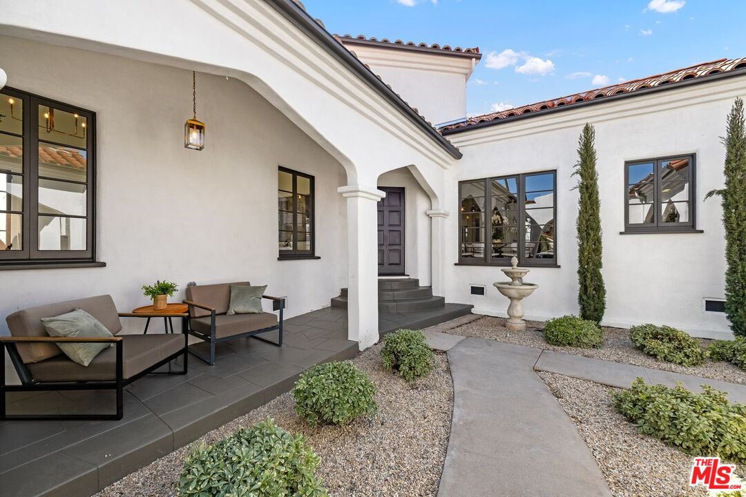 205 South Carson Road Beverly Hills, CA 90211 - Photo 3 of 47 Gallery Image 3