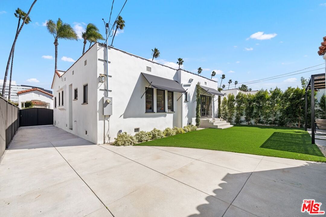 205 South Carson Road Beverly Hills, CA 90211 - Photo 34 of 47 Gallery Image 34
