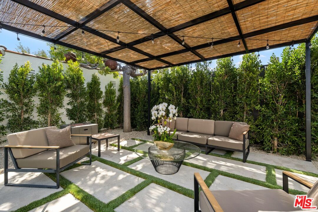 205 South Carson Road Beverly Hills, CA 90211 - Photo 38 of 47 Gallery Image 38