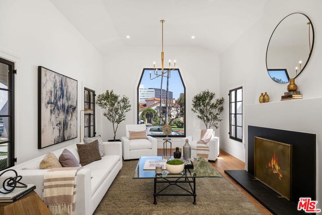 205 South Carson Road Beverly Hills, CA 90211 - Photo 8 of 47 Gallery Image 8