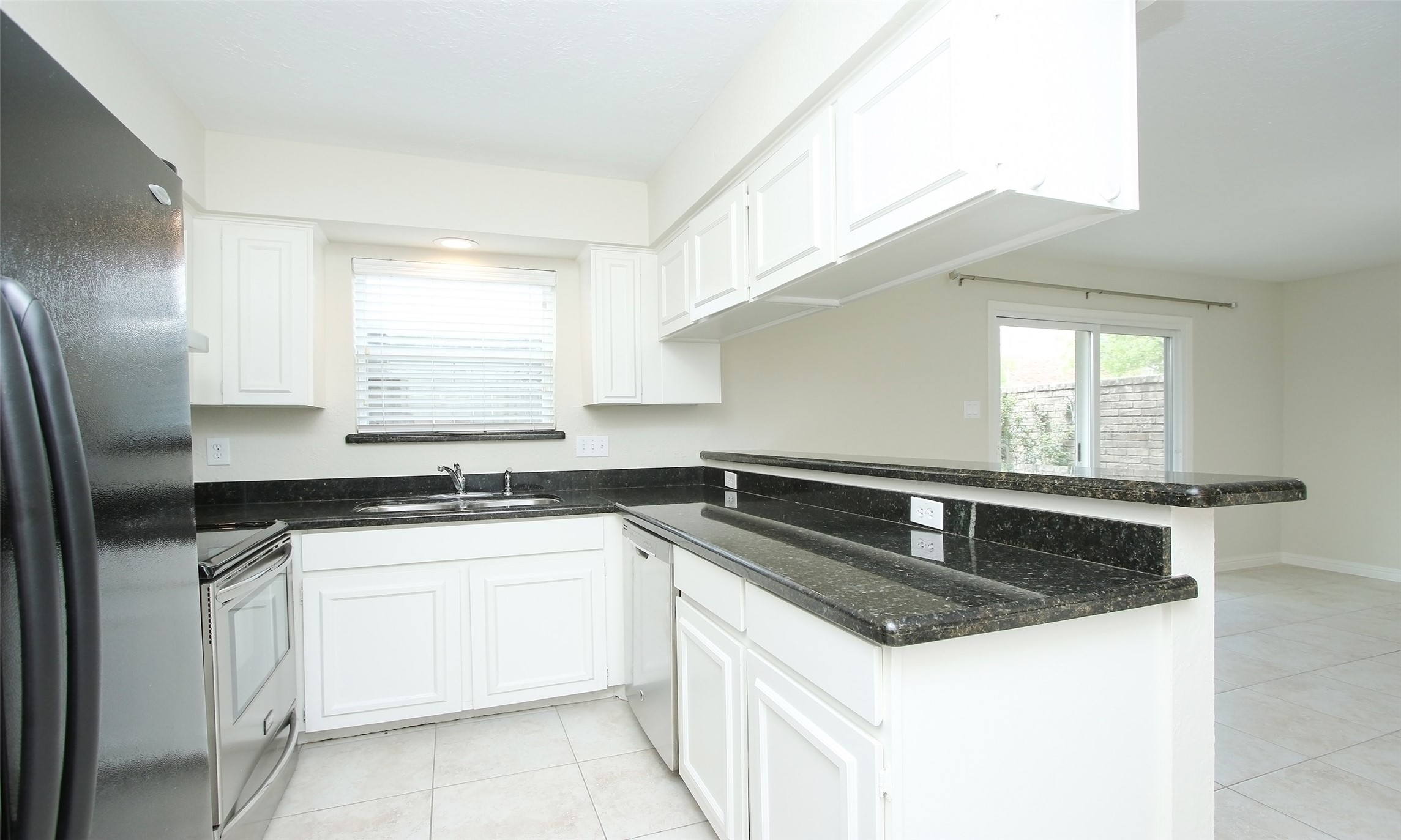 14641 Perthshire Road Houston, TX 77079 - Photo 12 of 37