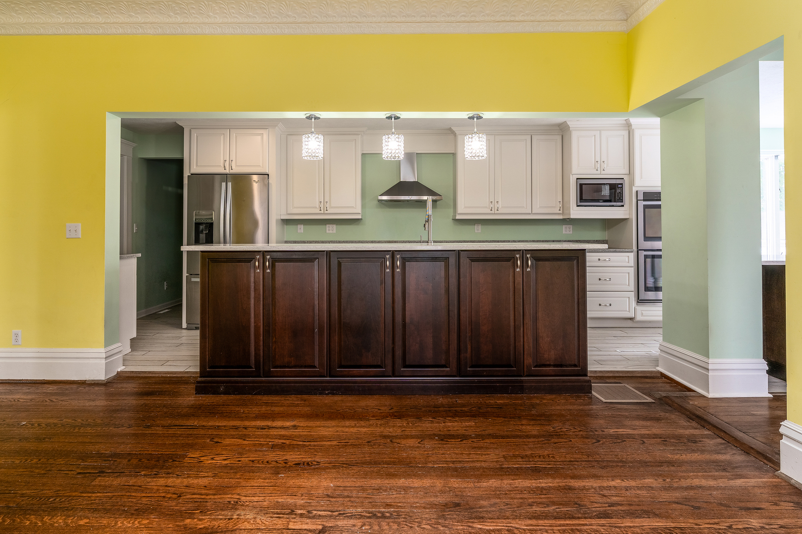 535 East Main Street Du Quoin, IL 62832 - Photo 12 of 75 a view of kitchen with stainless steel appliances granite countertop a refrigerator and a stove top oven