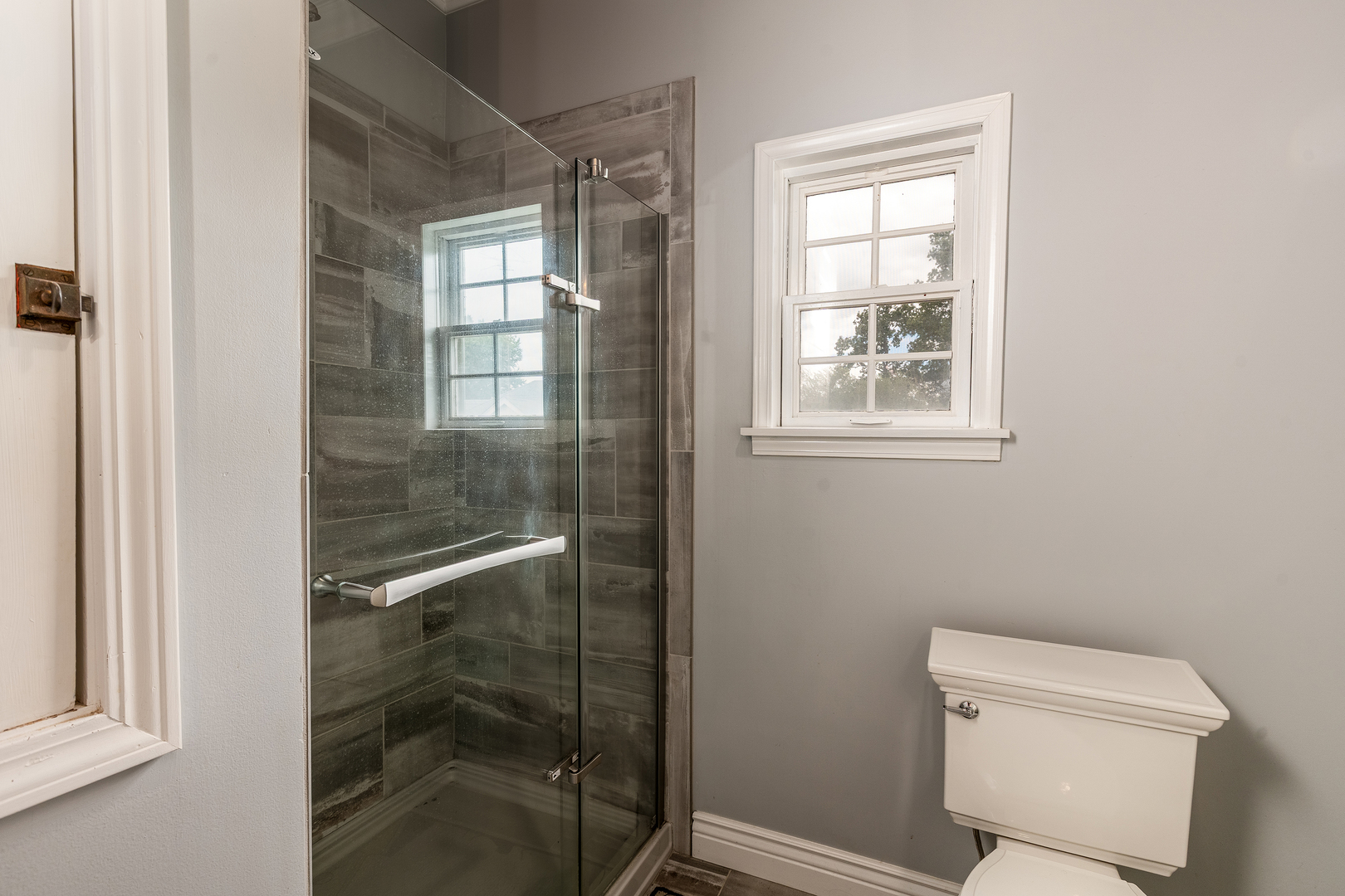 535 East Main Street Du Quoin, IL 62832 - Photo 32 of 75 a bathroom with a toilet and a shower