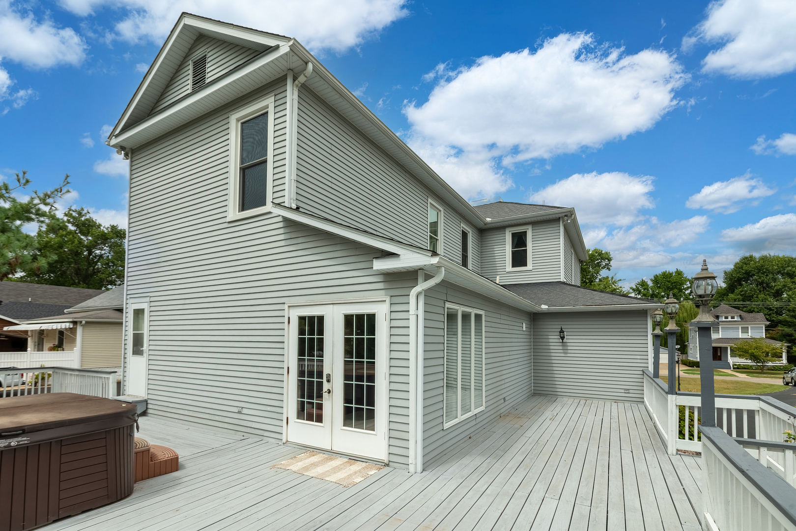 535 East Main Street Du Quoin, IL 62832 - Photo 52 of 75 a view of a house with a barbeque grill and wooden floor