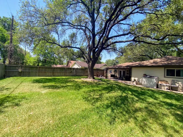 $2,350 | 4111 Hill Oak Drive, Houston, TX 77092