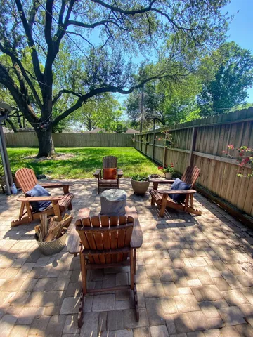 $2,350 | 4111 Hill Oak Drive, Houston, TX 77092