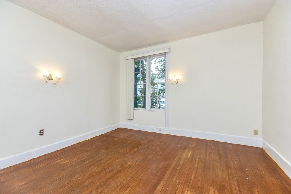 123 Mulberry Street Springfield, MA 01105 - Photo 13 of 40 Gallery Image 13