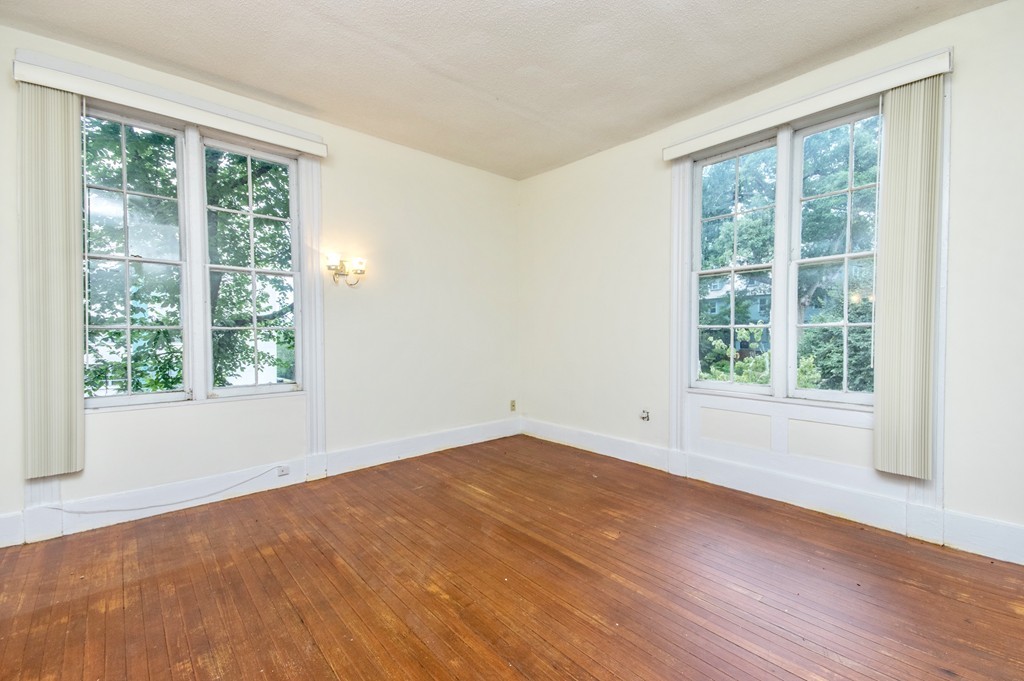 123 Mulberry Street Springfield, MA 01105 - Photo 14 of 40 Gallery Image 14