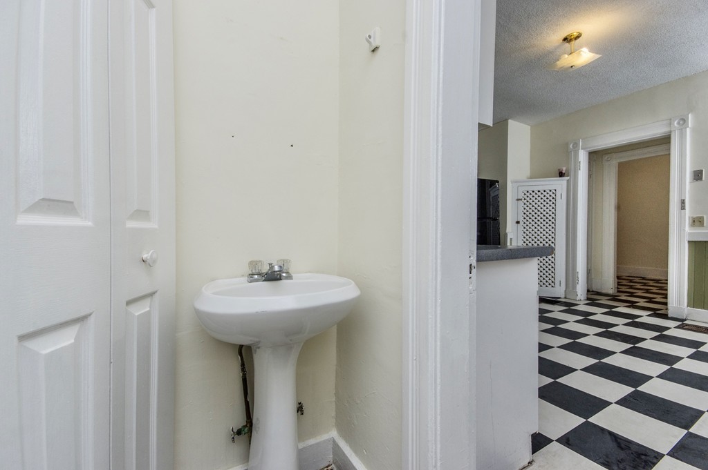 123 Mulberry Street Springfield, MA 01105 - Photo 29 of 40 Gallery Image 29