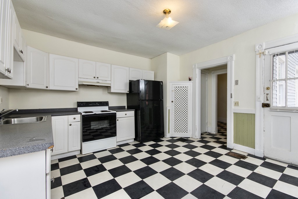 123 Mulberry Street Springfield, MA 01105 - Photo 30 of 40 Gallery Image 30