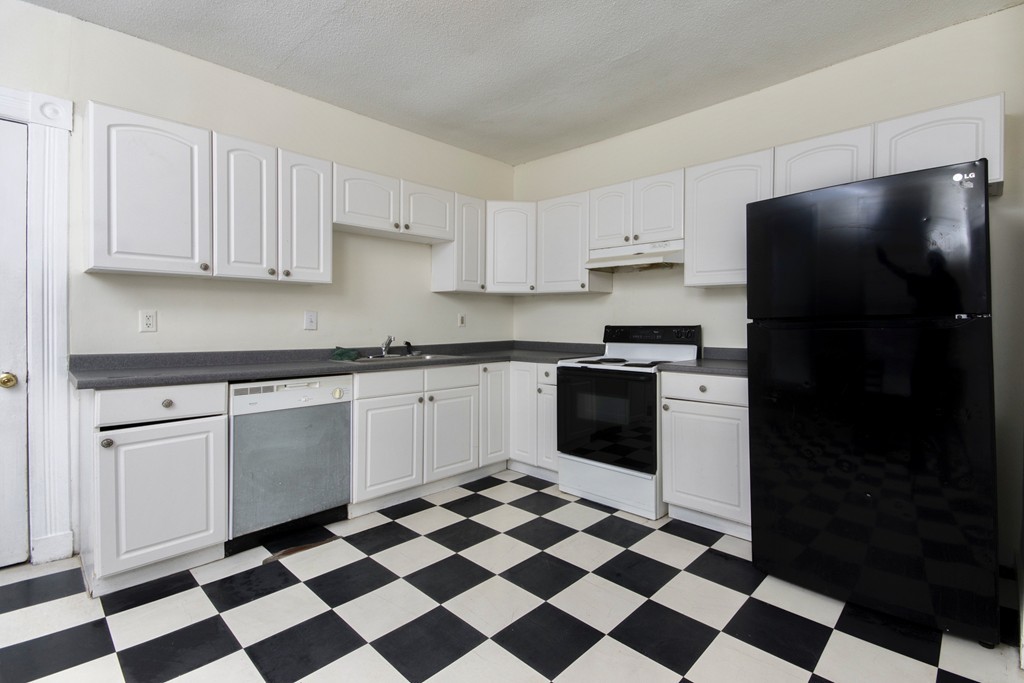 123 Mulberry Street Springfield, MA 01105 - Photo 33 of 40 Gallery Image 33