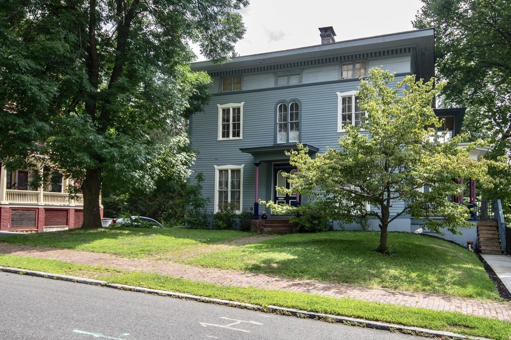 123 Mulberry Street Springfield, MA 01105 - Photo 4 of 40 Gallery Image 4